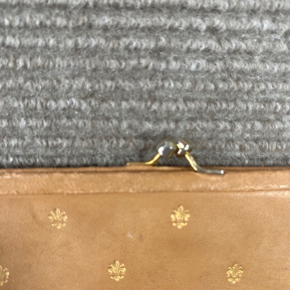 Vintage‎ Tan Leather Fleur-de-Lis Kiss Lock Frame Clutch Wallet Gold Lily Tan - Picture 8 of 9